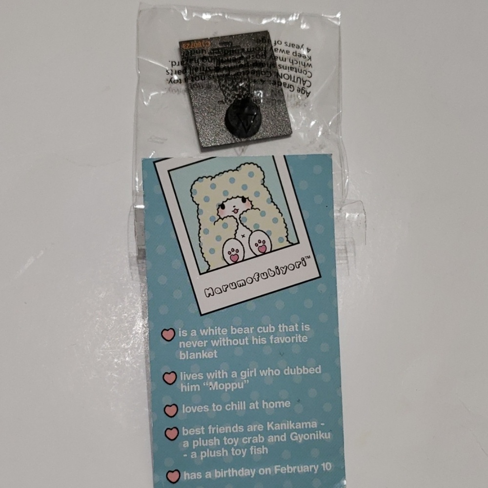 New Sanrio Enamel Pin Marumofubiyori - Picture 2 of 4